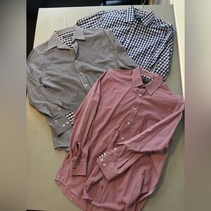 Set of 3 - 2 Nick Graham & 1 JCP Men’s Dress Shirts Black, Blue, Red 14.5 32/33